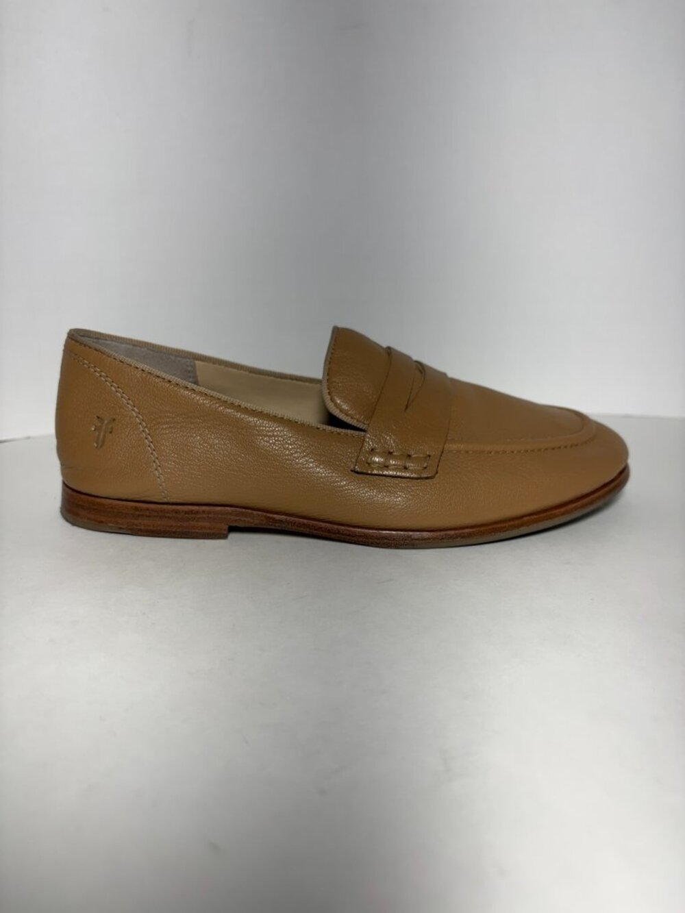 Frye Faith Penny Loafer – Tan – Size 5.5M